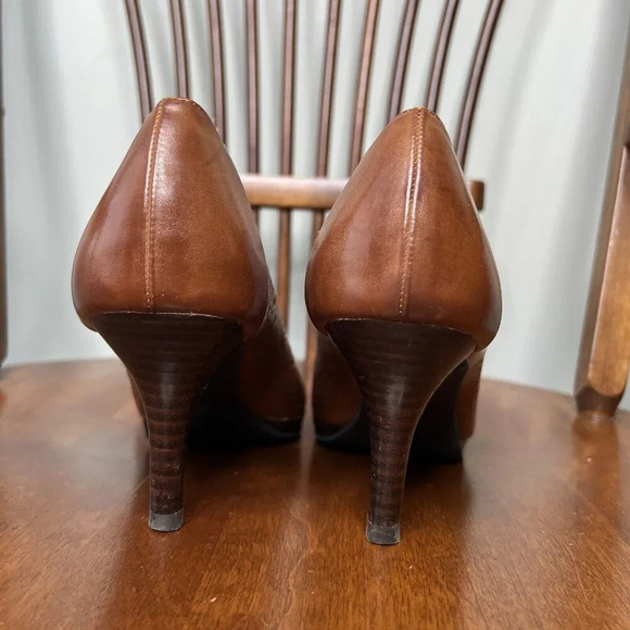 Kelly & Katie Brown Heels Modern Pumps Faux Brown Leather Sz 8 - Picture 4 of 10